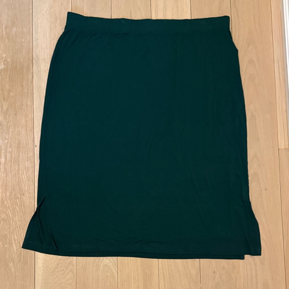 Amazon Essentials Dark Green Pull-On Midi Skirt, size XXL